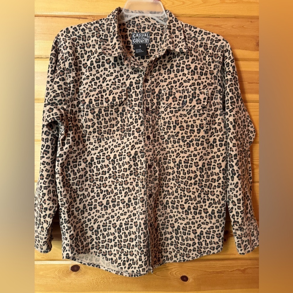 Casual Country Outfitters Premium Quality Leopard Print Women’s Shirt Size Small
